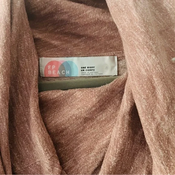 FP Beach FP Movement Cowl neck sweater sweatshirt one body - Picture 5 of 7